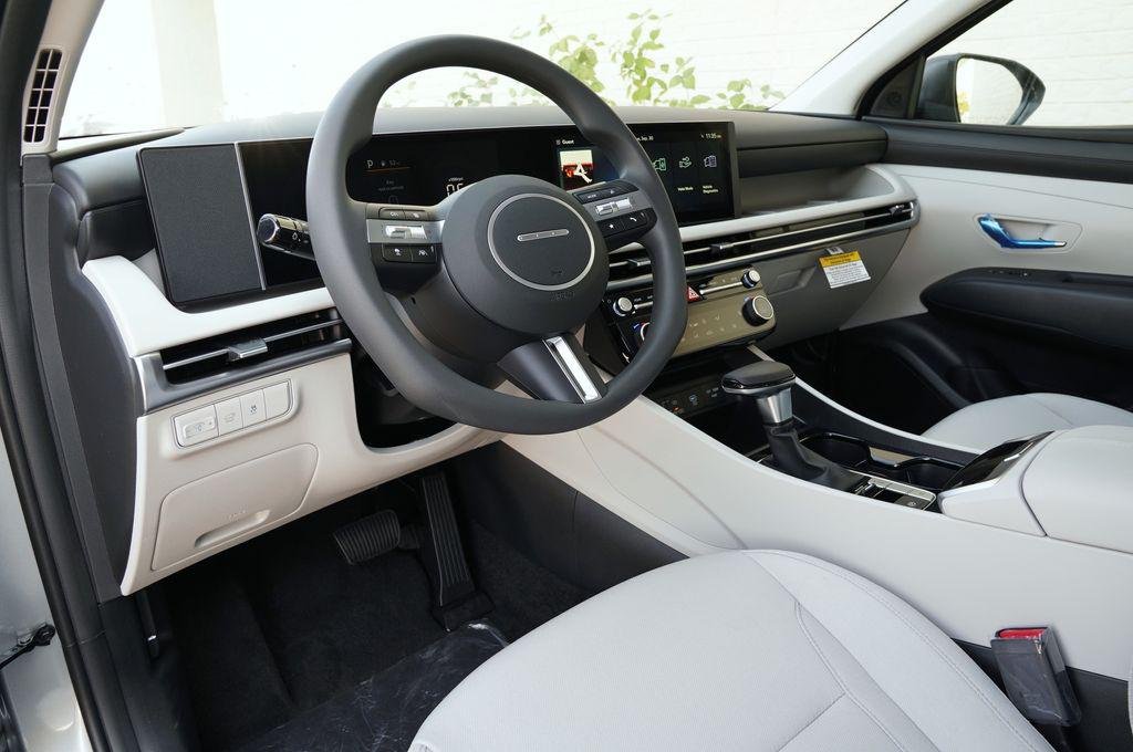 New 2026 Shimmering Silver Hyundai SEL image 11