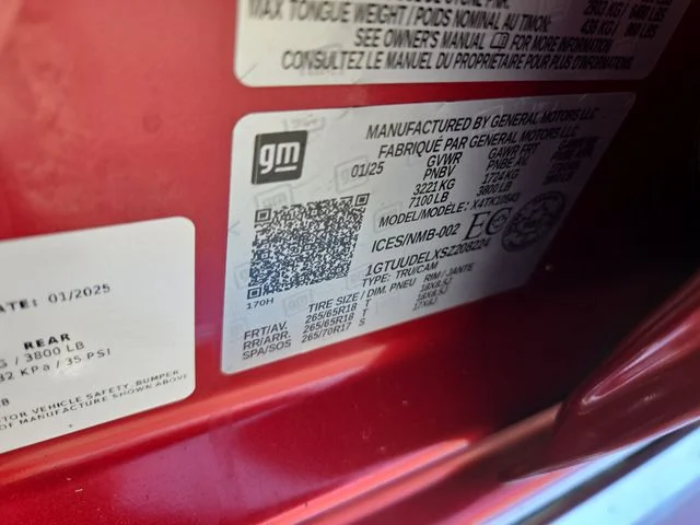 Used 2025 Red GMC SLT image 23