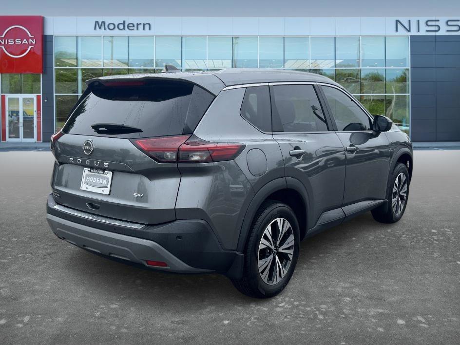 Used 2023 Gun Metallic Nissan SV image 5