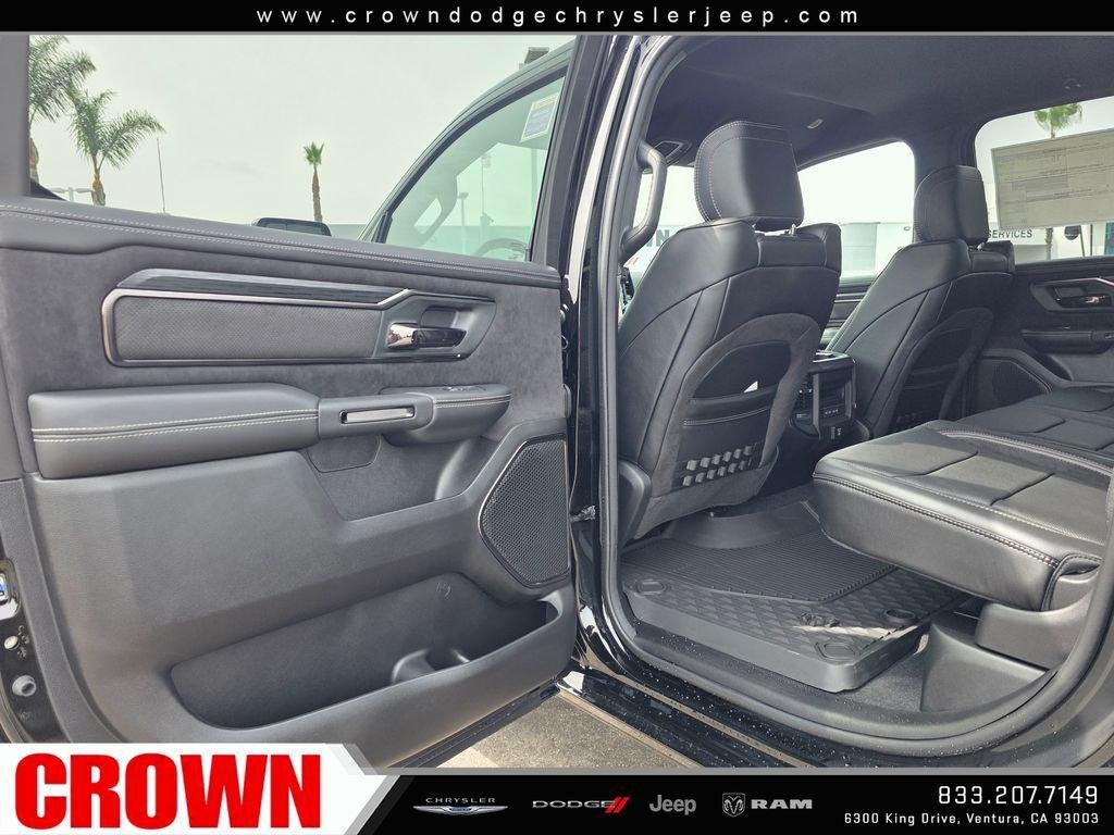 New 2026 Diamond Black Crystal Pearl-Coat Exterior Paint RAM RHO image 12
