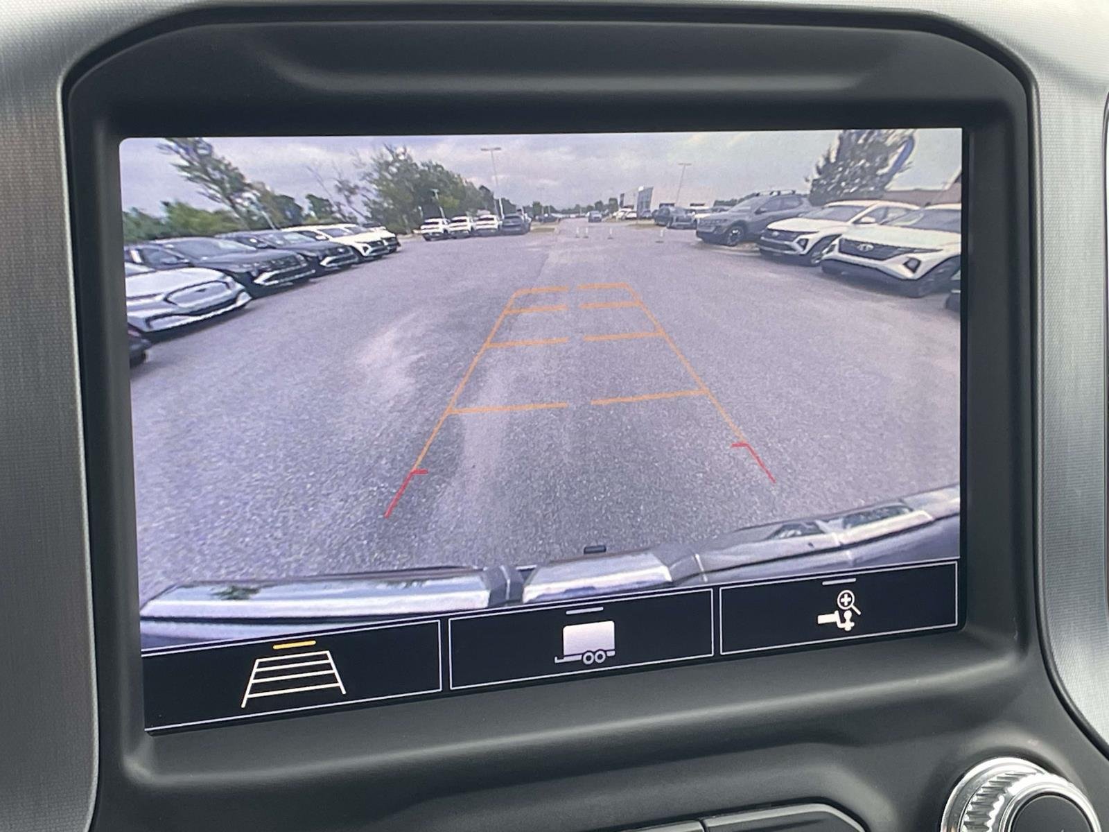 Used 2020 Dark Sky Metallic GMC SLT image 21