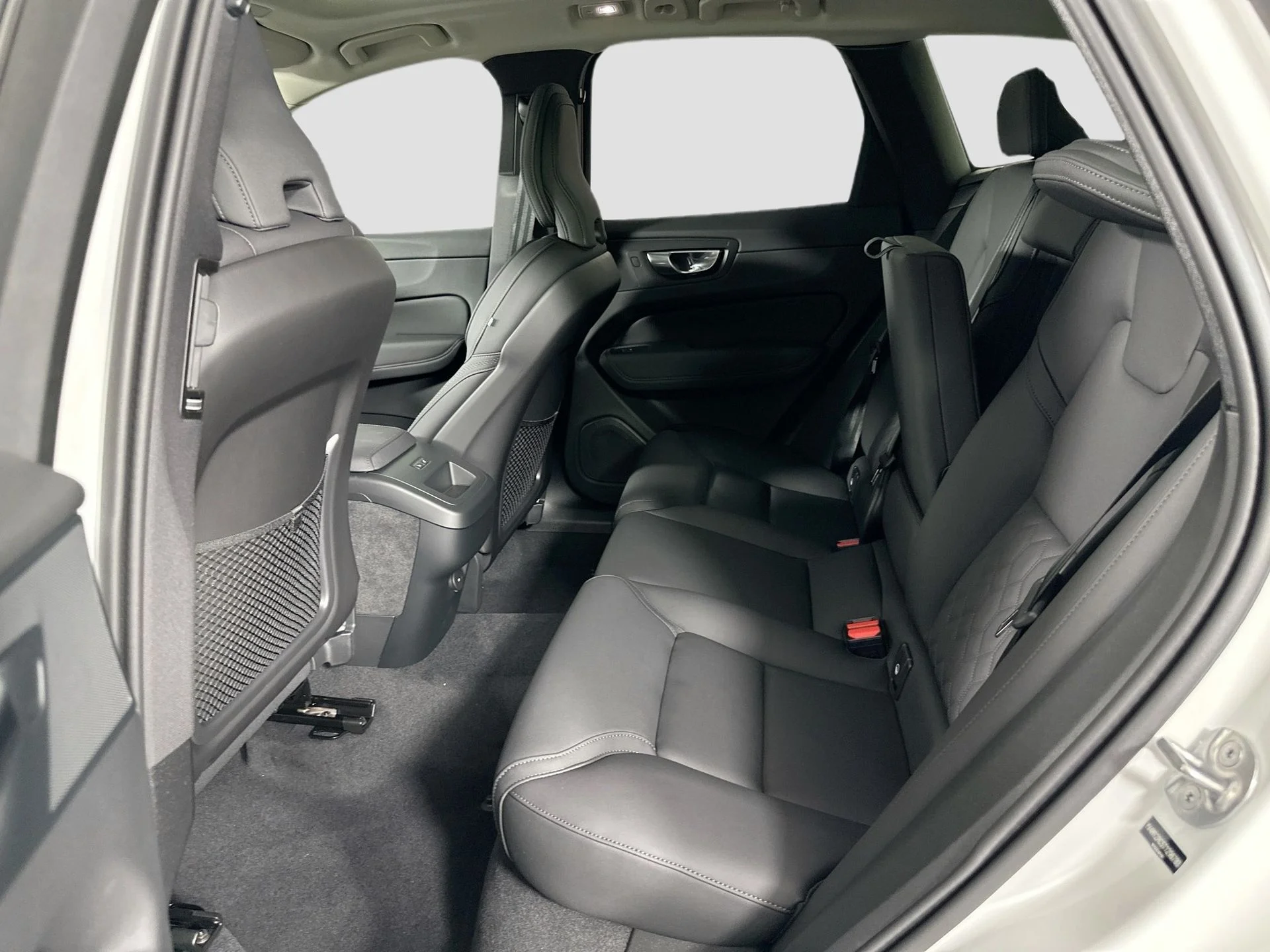 2026 Volvo XC60 Plus - Photo 24