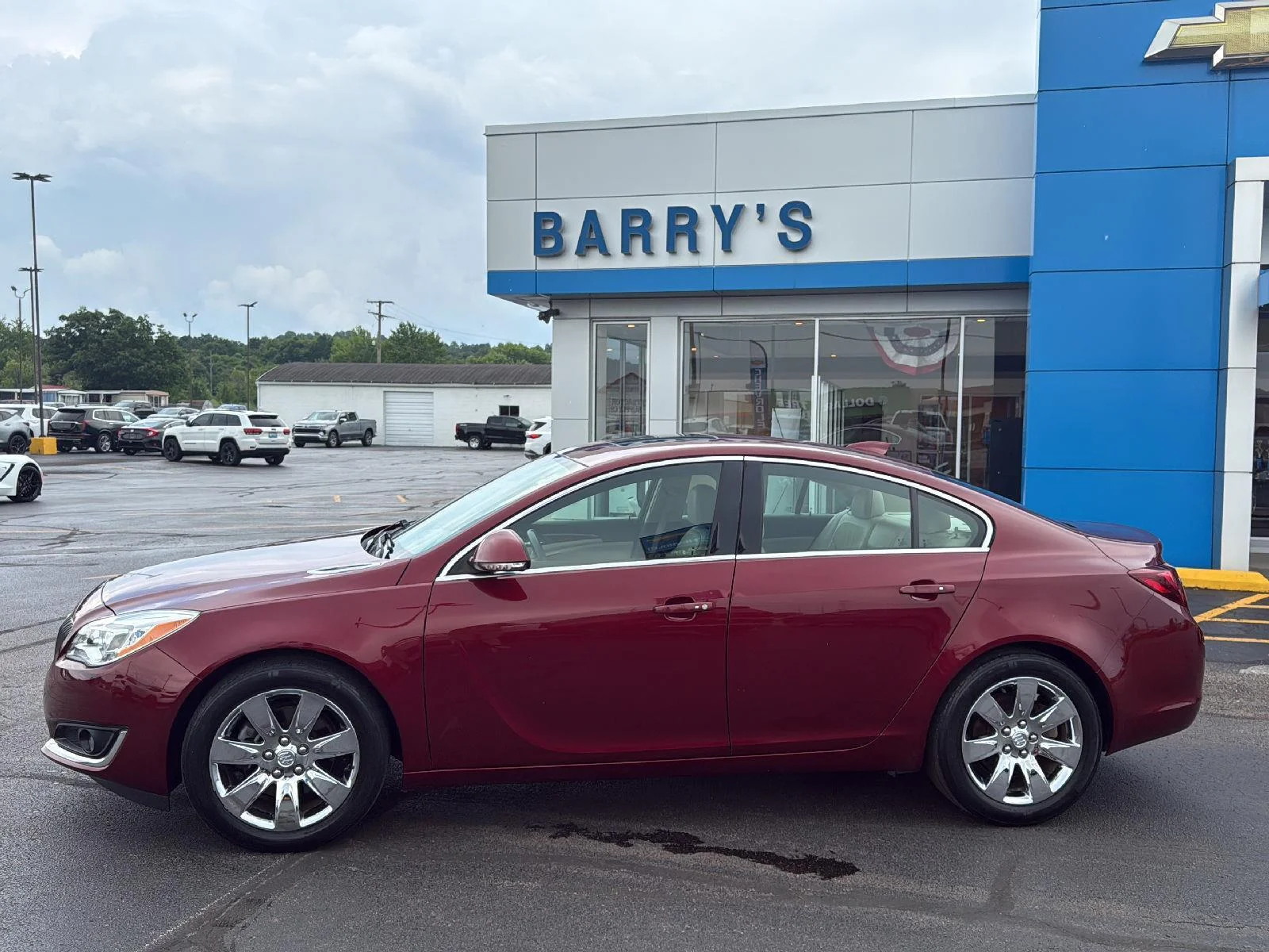 Used 2017 Buick Regal Premium 2 with VIN 2G4GR5GXXH9125928 for sale in West Union, OH