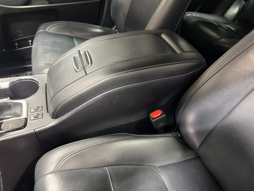 Used 2019 Predawn Gray Mica Toyota XLE image 27