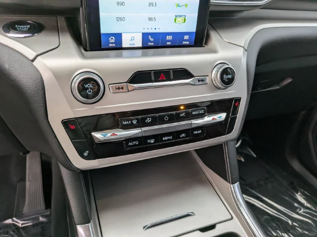 Used 2022 White Ford XLT image 24