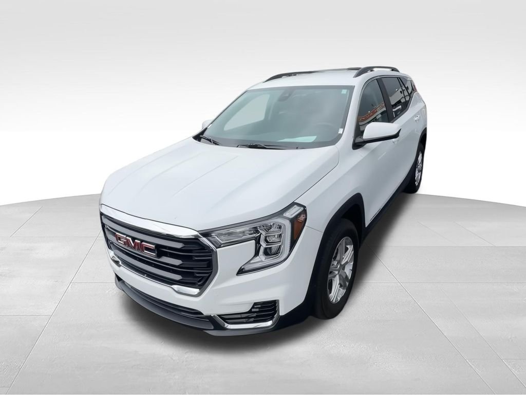 Used 2023 White GMC SLE image 4
