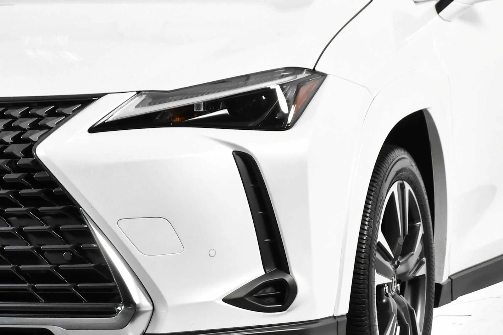 Certified Used 2025 EMINENT WHITE PEARL Lexus Premium image 11