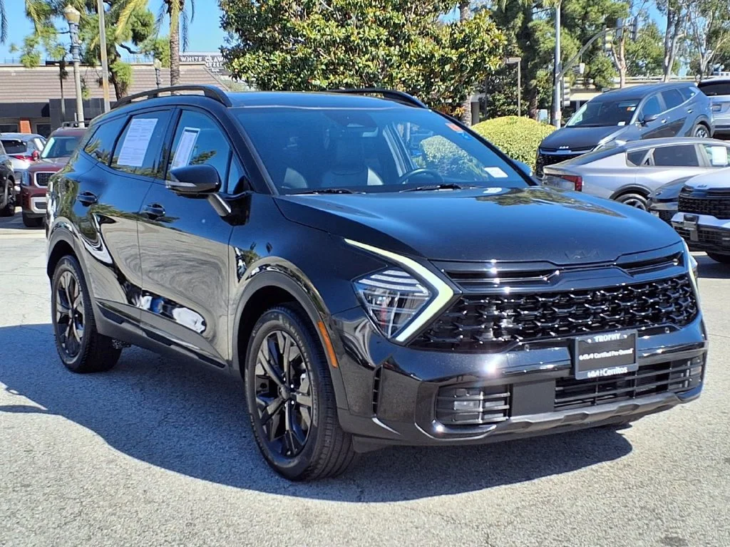 Certified Used 2025 Black Kia X-Line Prestige image 3