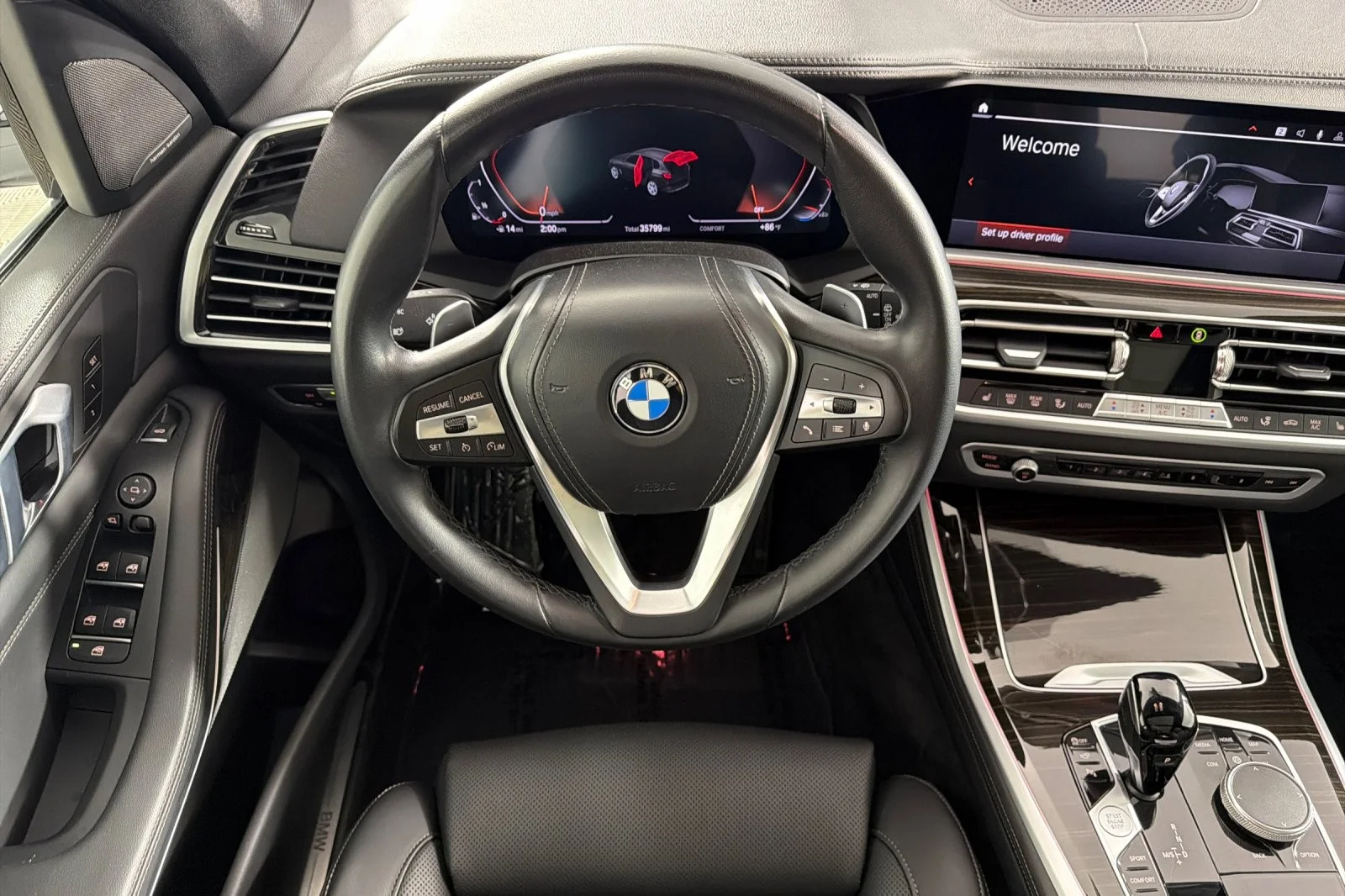Used 2023 Alpine White BMW sDrive40i Sports Activity Vehicle image 13