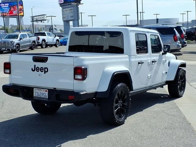 Used 2025 White Jeep Nighthawk image 6