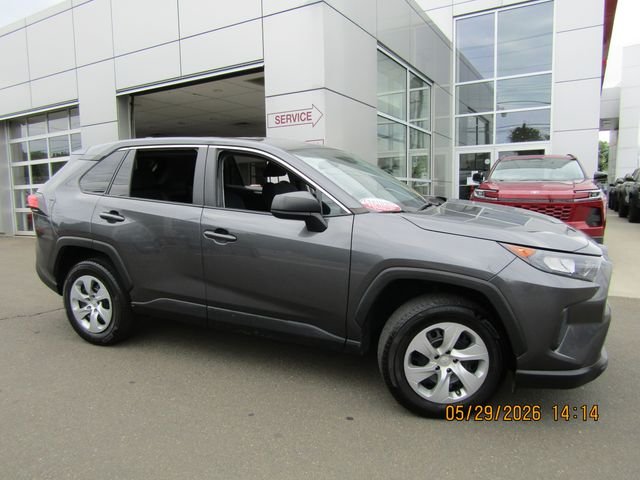 2022 Toyota RAV4 LE AWD's photo