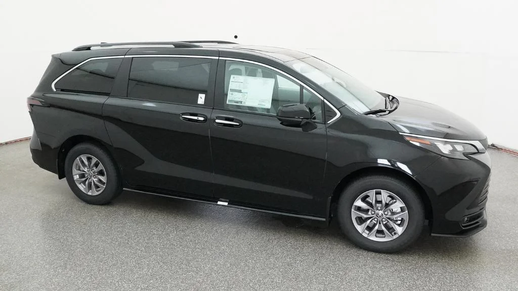 New 2026 Midnight Black Metallic Toyota XLE image 22