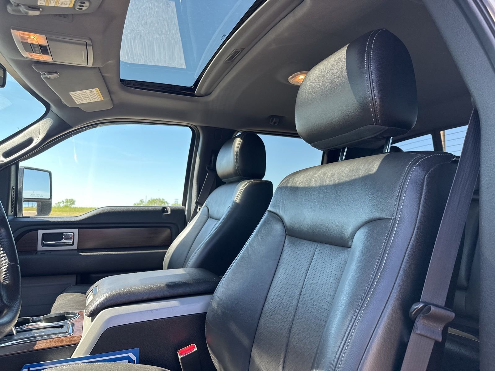 Used 2014 White Ford Lariat image 15