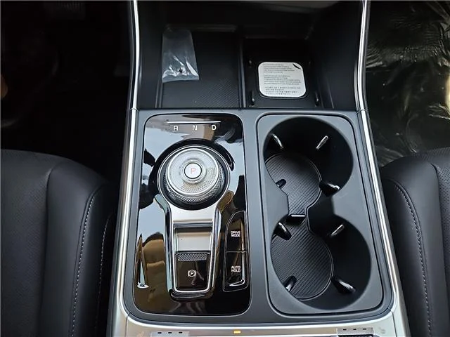 New 2026 Ceramic Silver KIA SX Passenger image 16