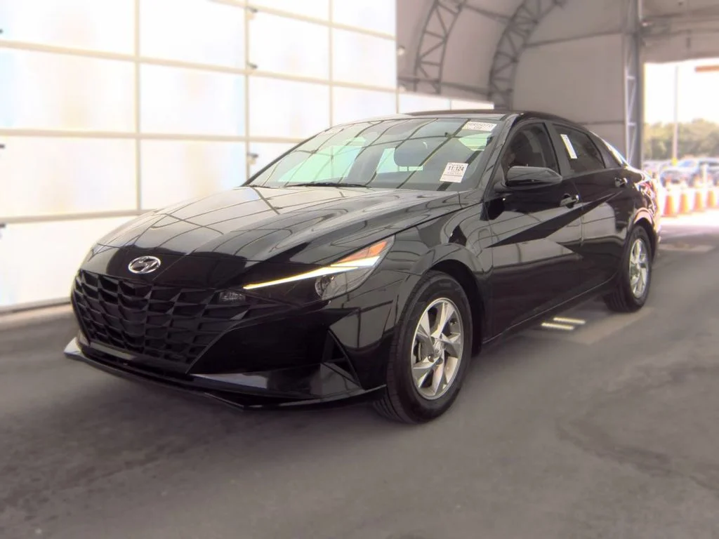 Used 2023 Black Hyundai SE image 1