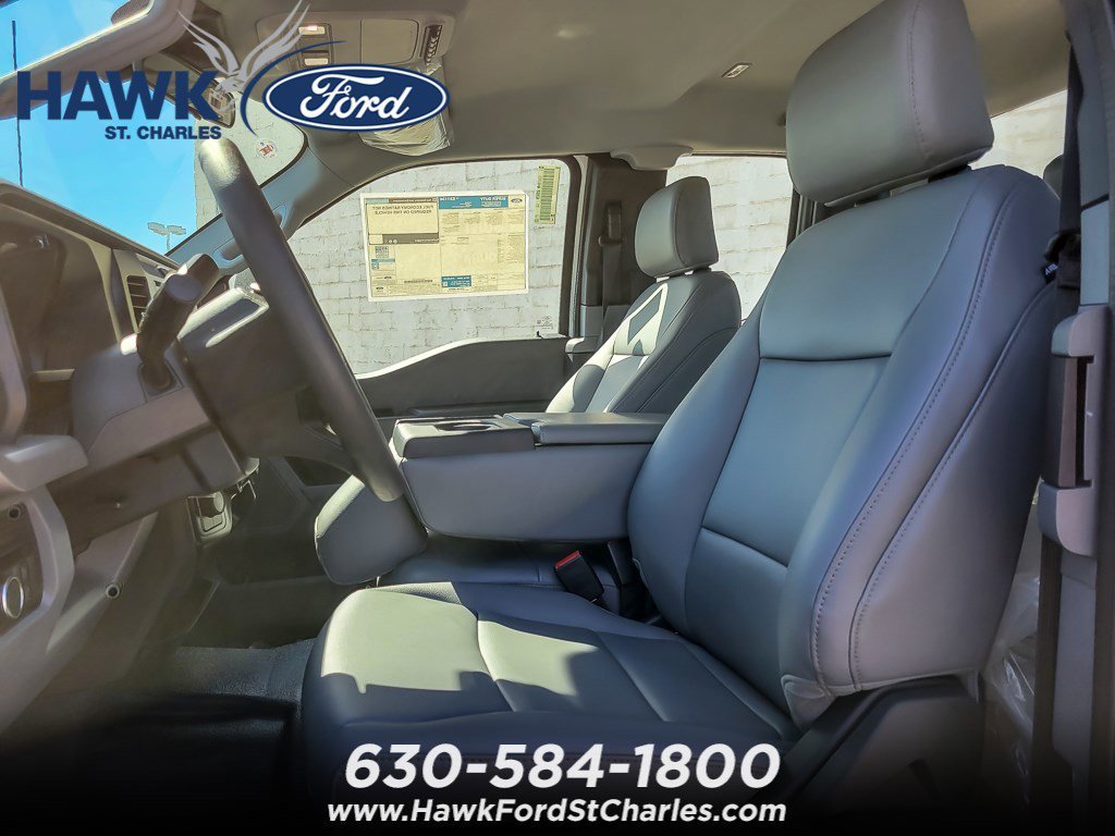 New 2026 Oxford White Ford F-450® XL image 8