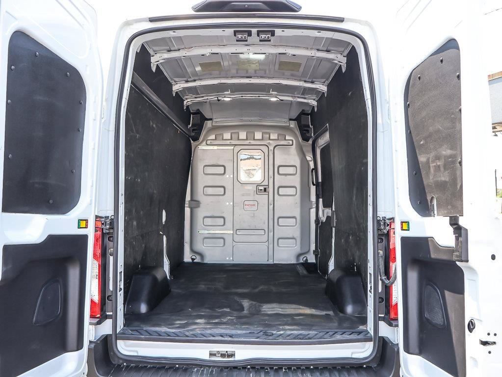 Used 2025 Oxford White Ford Base image 16