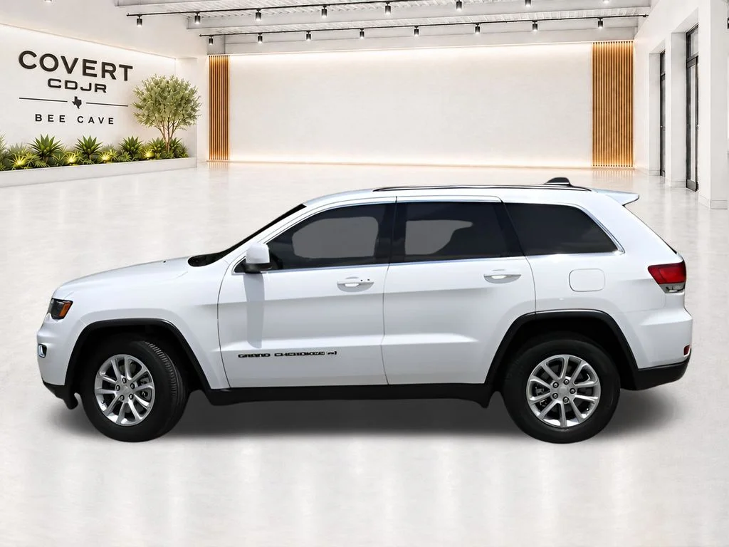 Used 2022 White Jeep Laredo X image 5