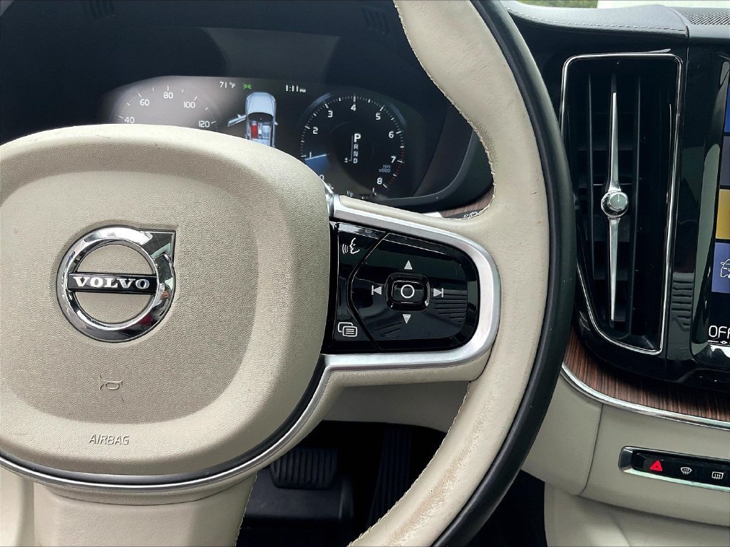 Used 2019 Black Volvo T6 Inscription image 13