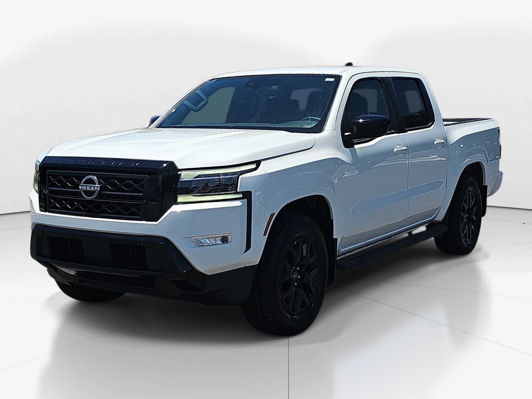 Used 2023 Glacier White Nissan SV image 7