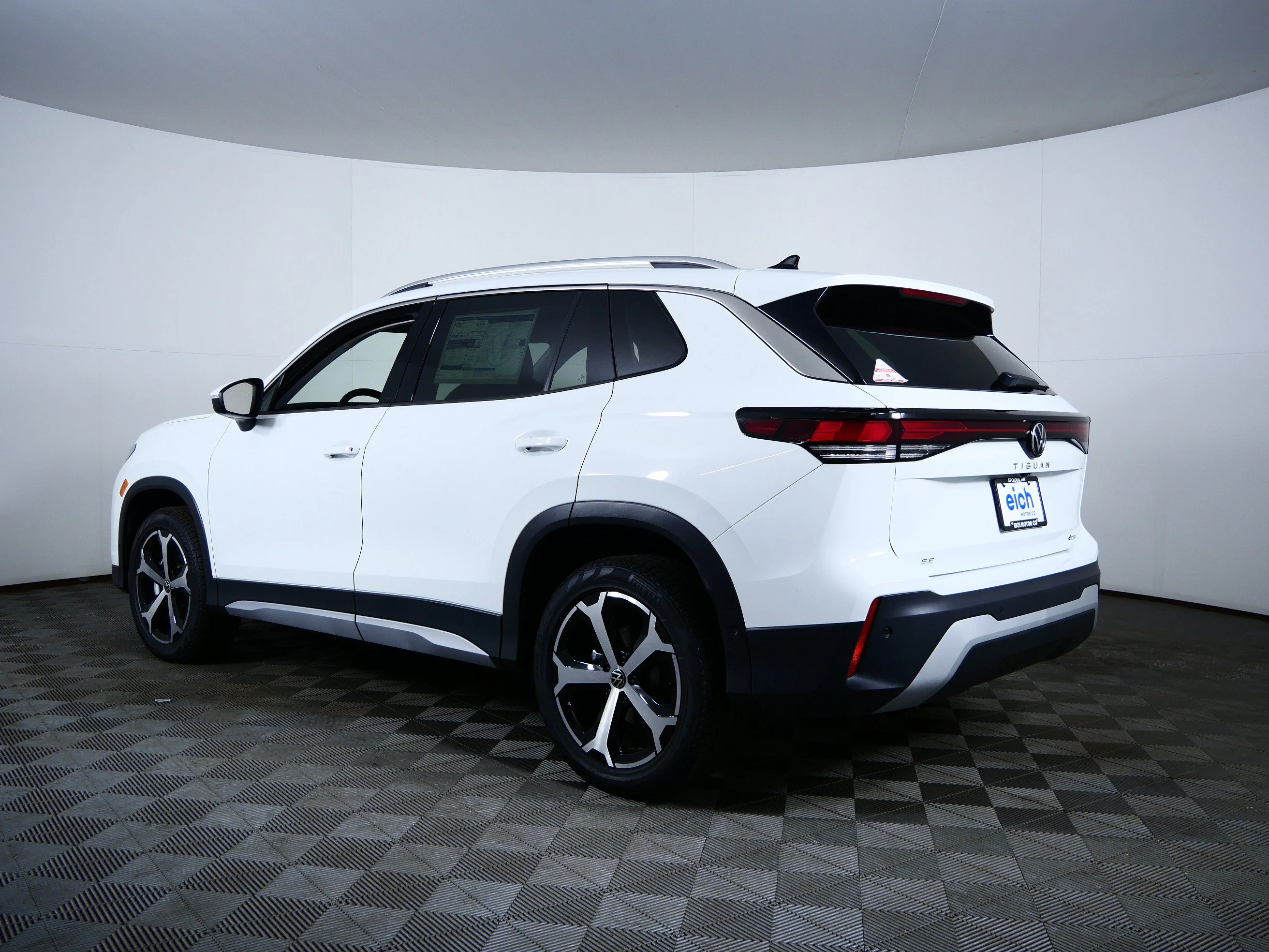 New 2026 Pure White Volkswagen SE image 5