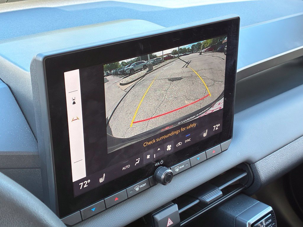 Used 2026  Toyota XLE Premium image 7