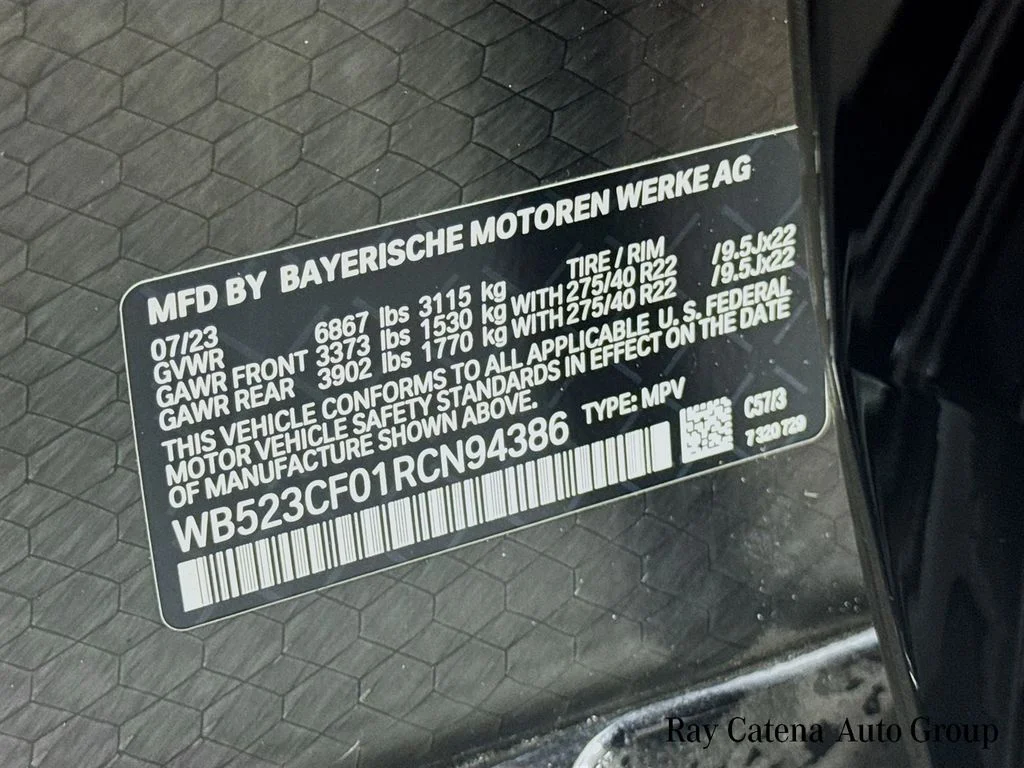 Used 2024 Red BMW xDrive50 image 31