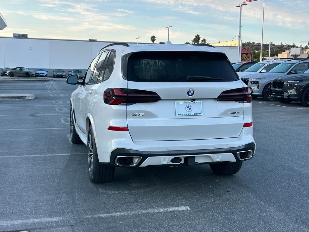 New 2026 Mineral White Metallic BMW xDrive40i image 3