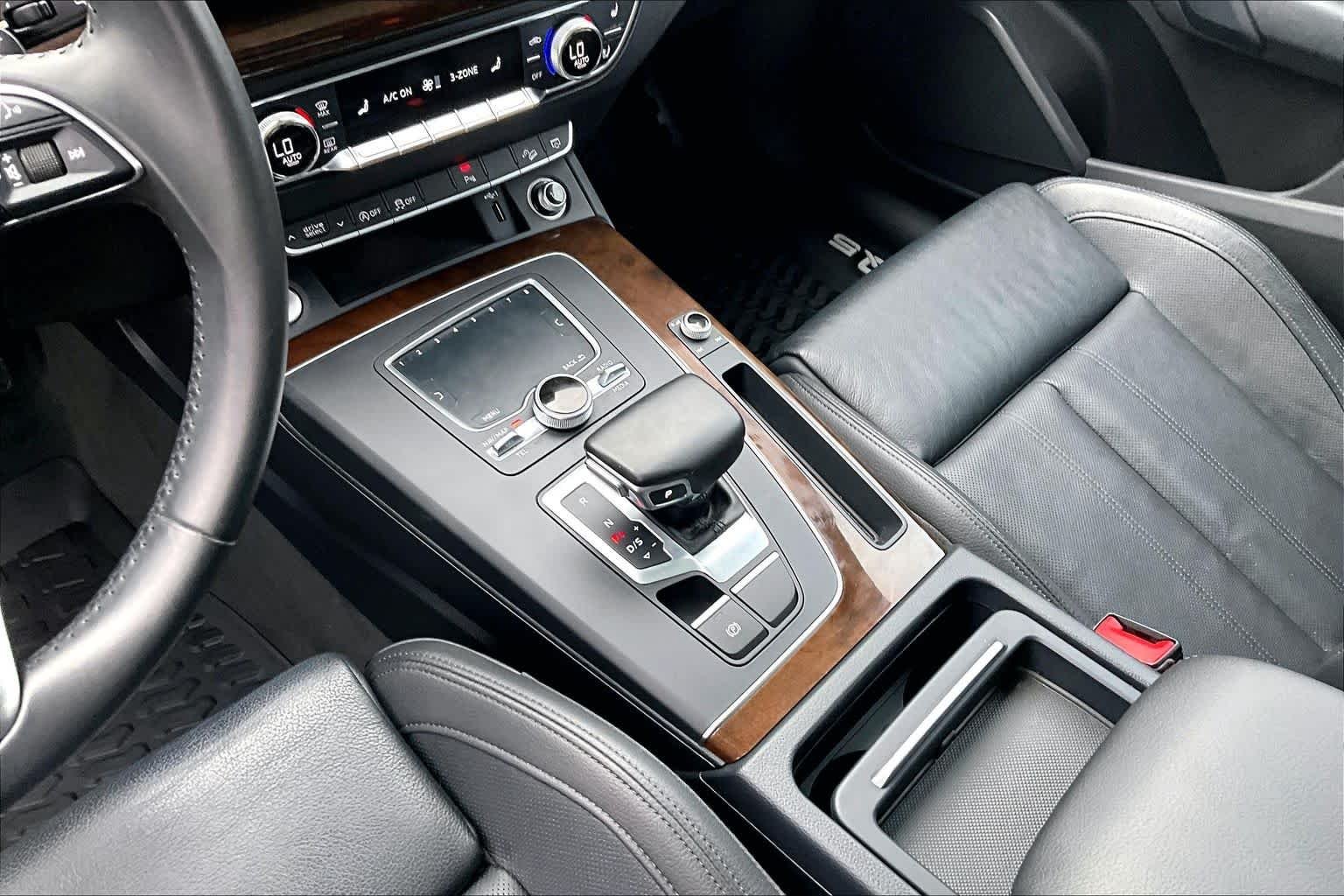 Used 2018 Manhattan Gray Metallic Audi Tech Premium Plus image 17