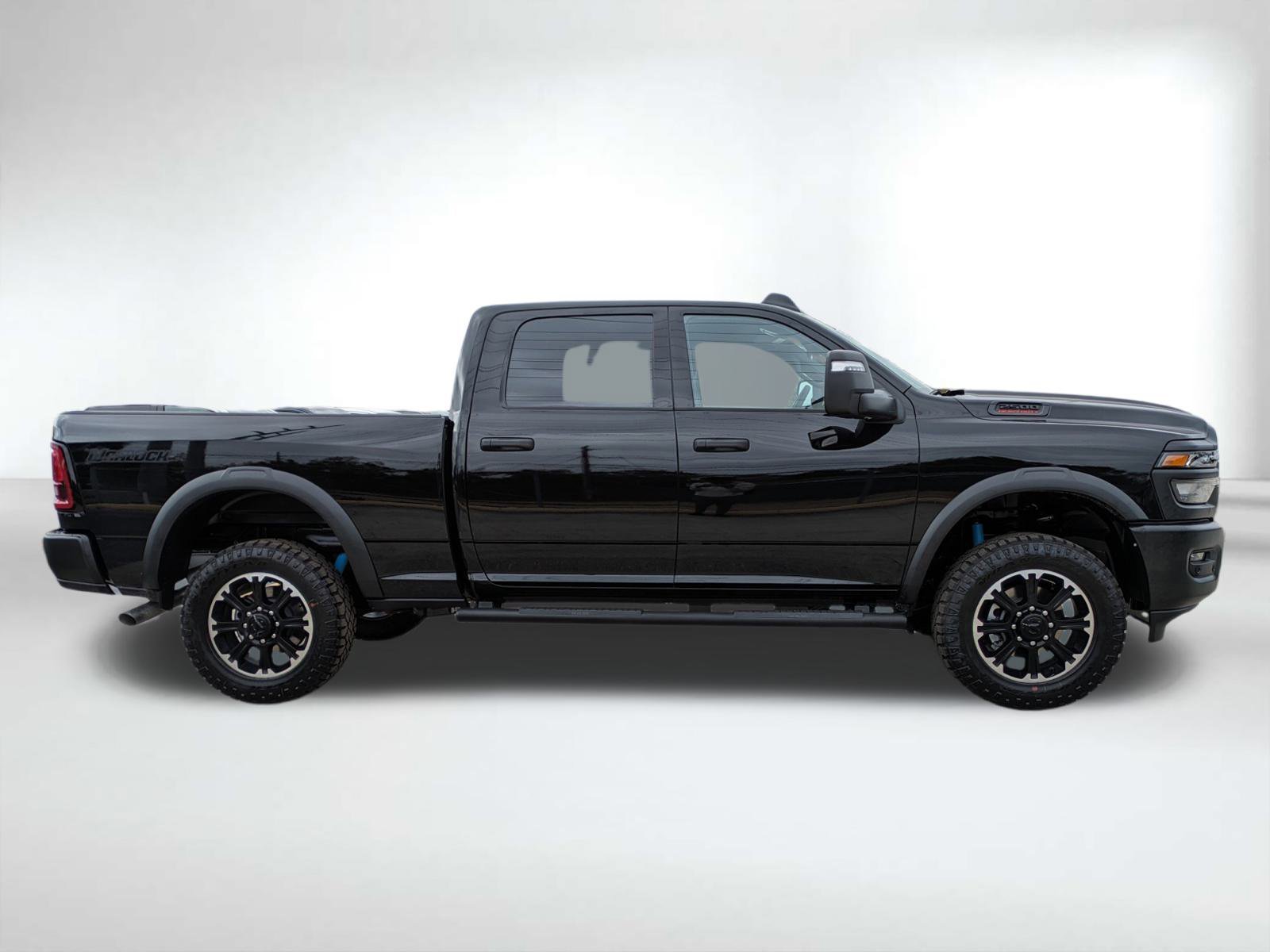 New 2026 Diamond Black Crystal Pearl-Coat Exterior Paint RAM Tradesman image 3