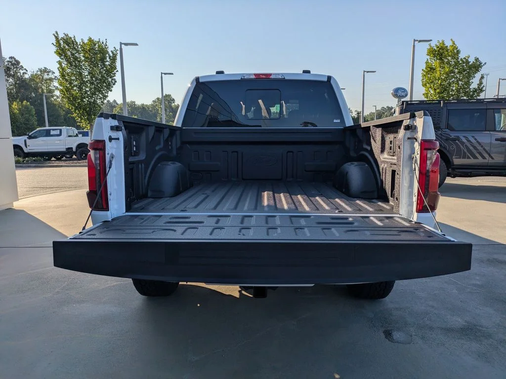 New 2026 Oxford White Ford XLT image 12