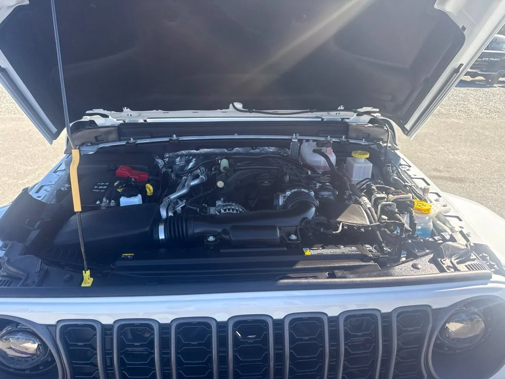 Used 2025 White Jeep Sport S image 31