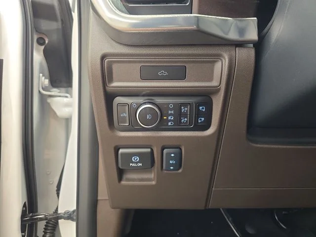 New 2026 Star White Metallic Tri-Coat Ford King Ranch® image 42