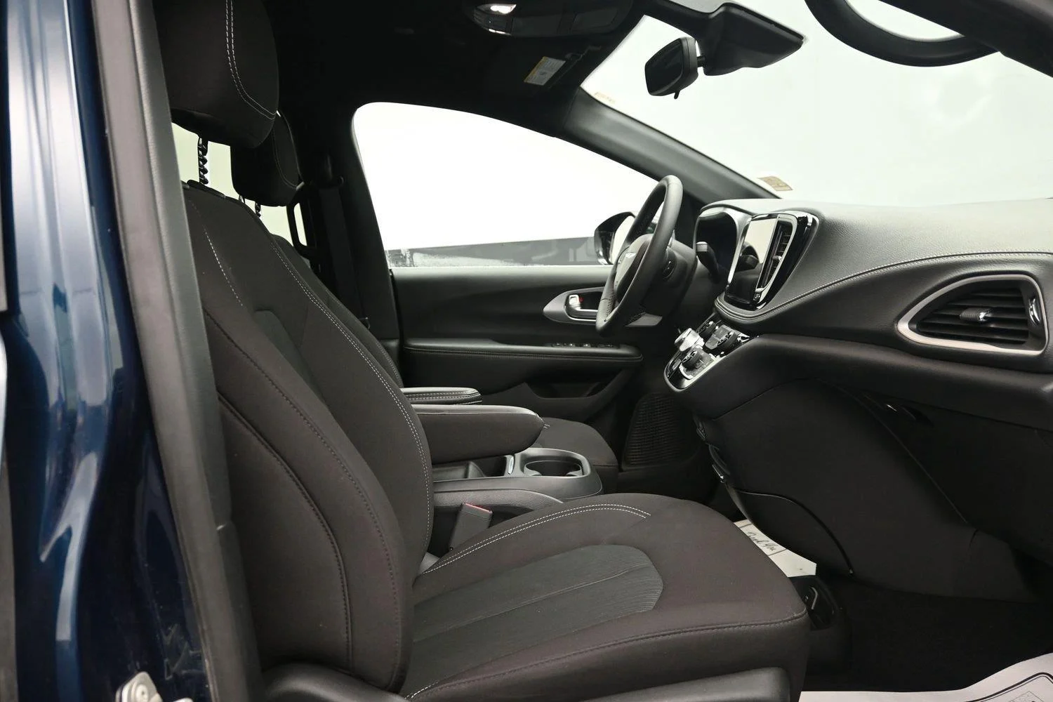 Used 2024 Fathom Blue Pearlcoat Chrysler Touring image 8