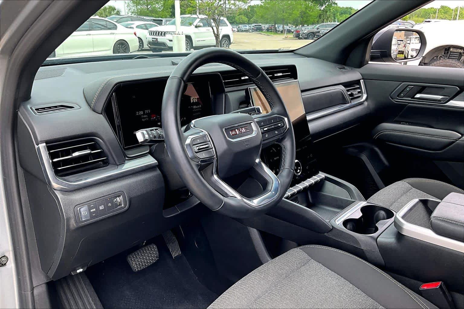 Used 2025 Sterling Metallic GMC FWD Elevation image 16