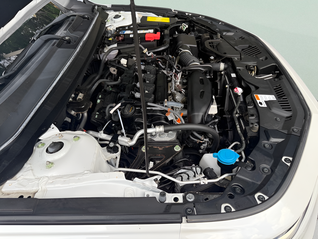 Used 2023 White Honda LX image 34