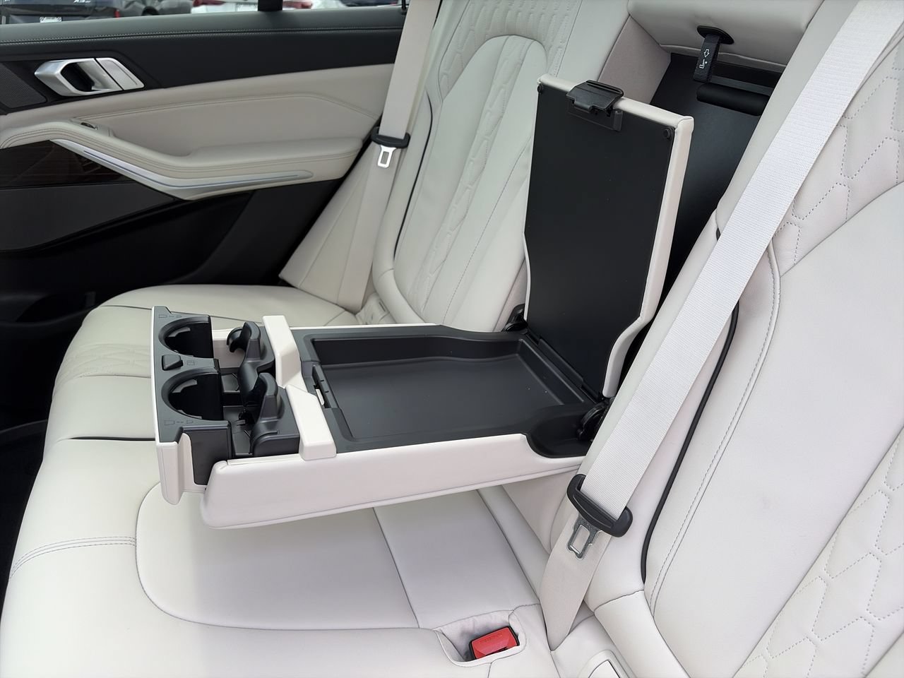 New 2026 Alpine White BMW xDrive50e image 33