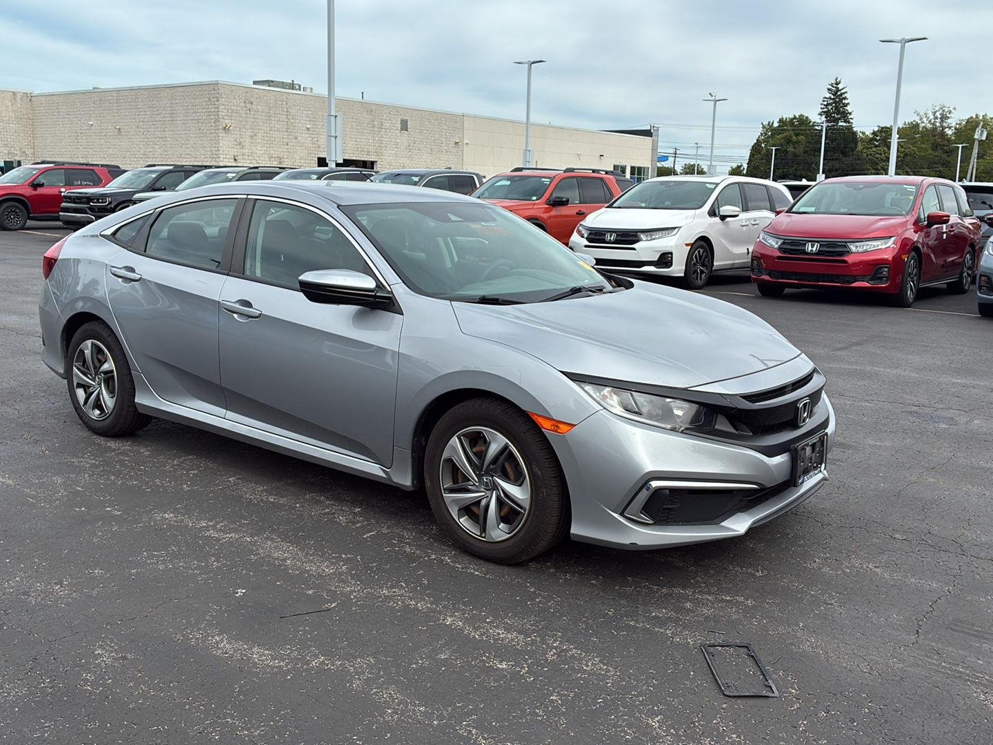 Used 2019 Lunar Silver Metallic Honda LX image 18