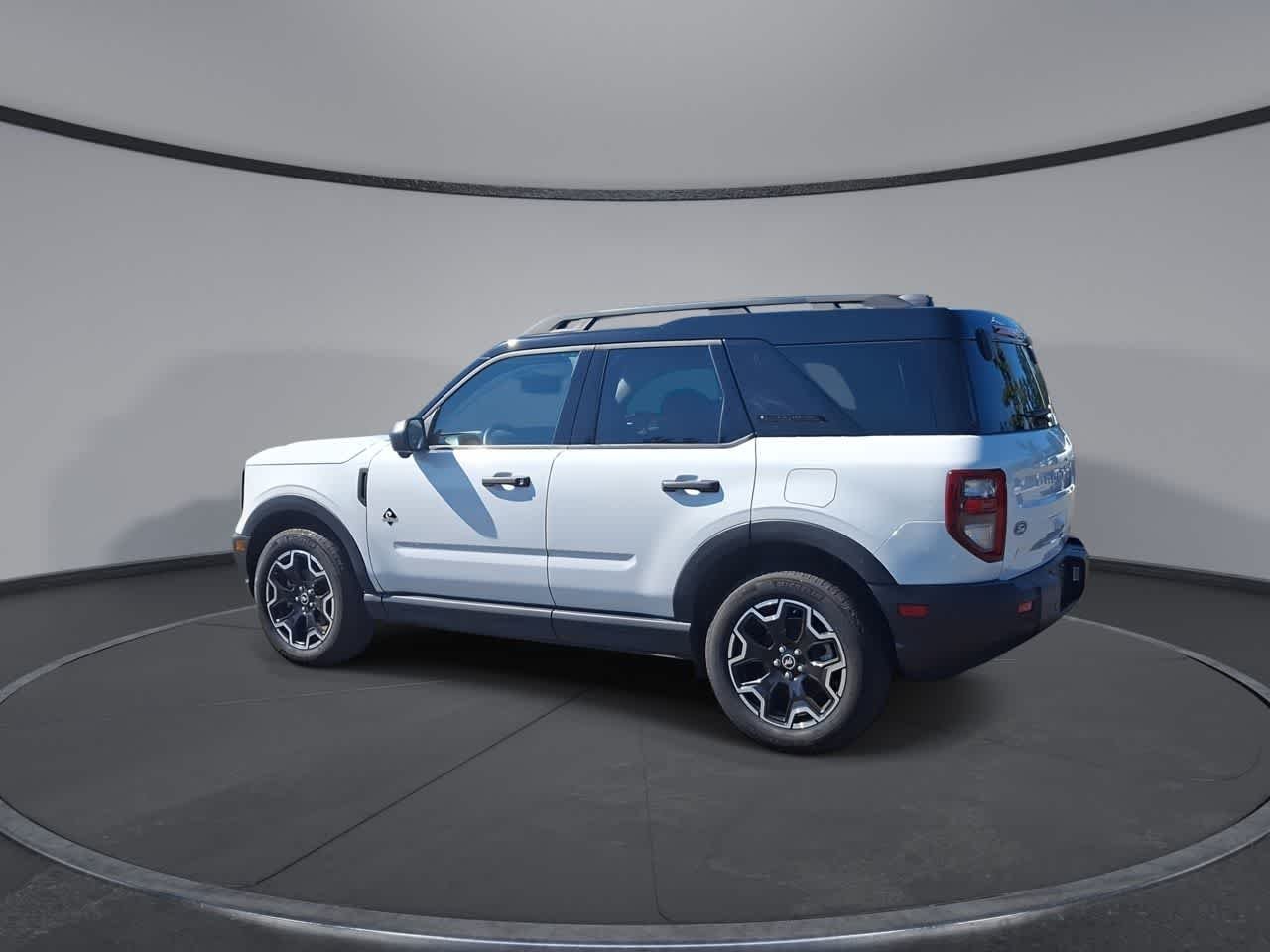 Used 2026 Oxford White Clearcoat Ford Outer Banks image 6