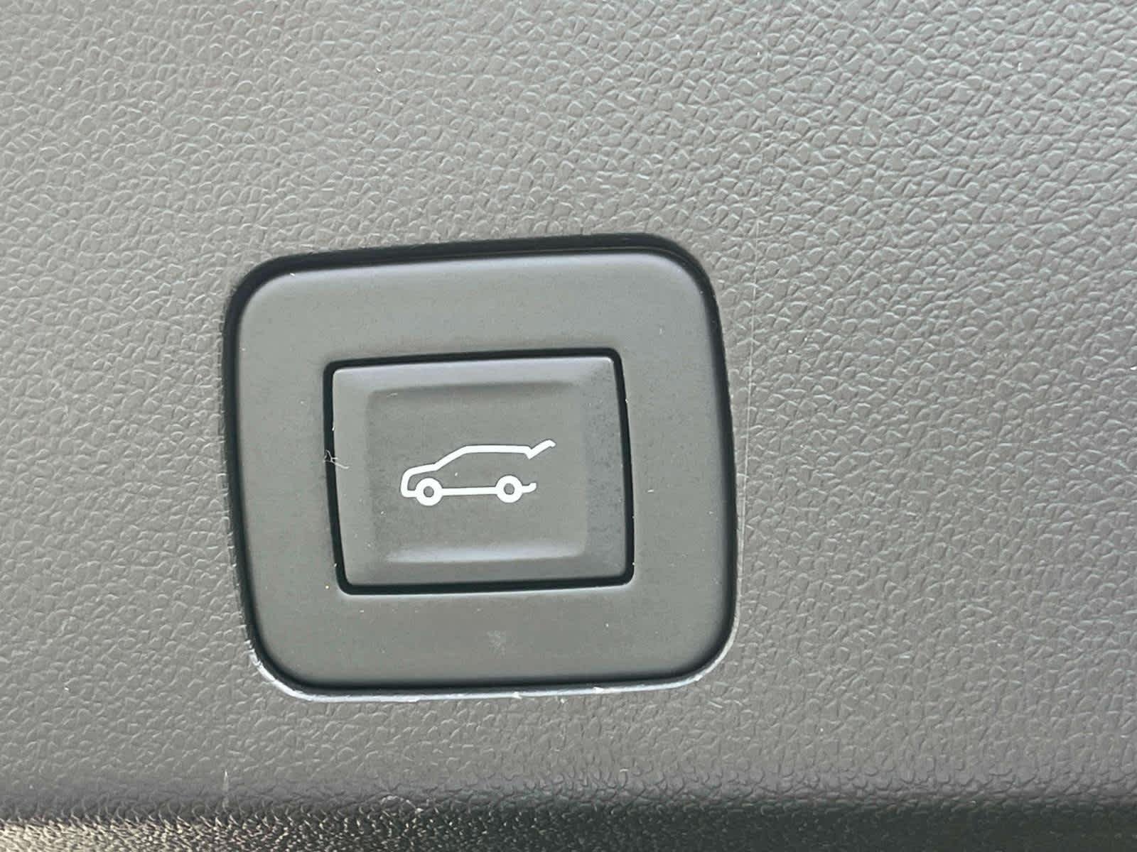 Certified Used 2023 Ebony Twilight Metallic Buick Select image 19
