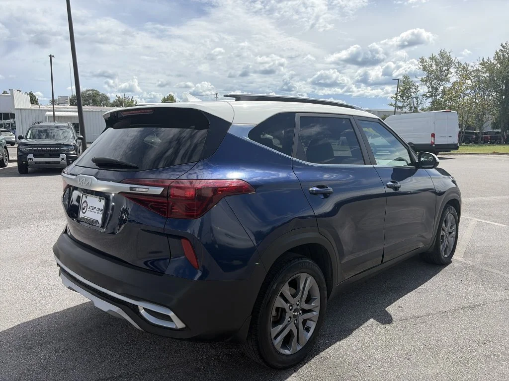 Used 2022 Blue Kia S image 7