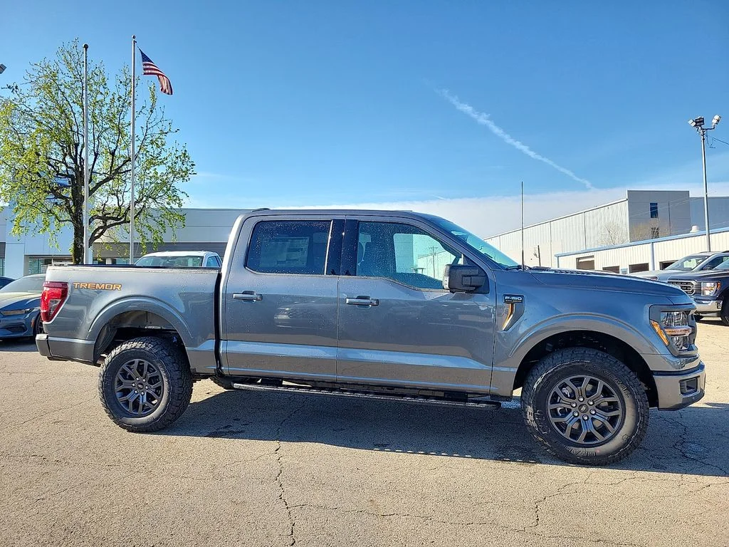 New 2026 Carbonized Gray Metallic Ford Tremor® image 6