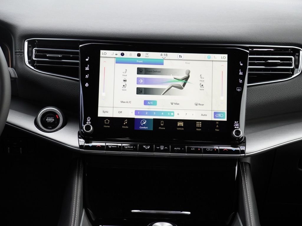 New 2026 Bright White Clear-Coat Exterior Paint Jeep Limited image 27