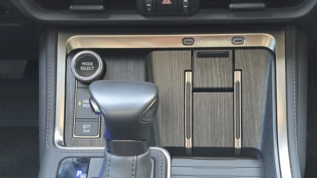 Used 2025 Mica Lexus 550 Luxury+ image 49