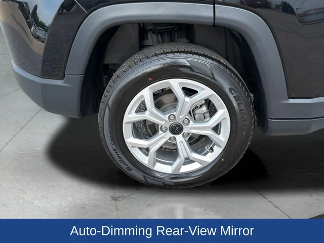 Used 2025 Black Jeep Latitude image 32