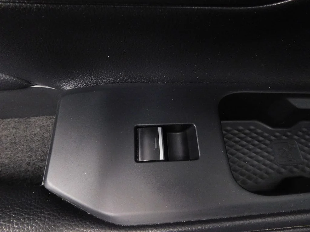 Used 2024 Cream Toyota XLE image 39