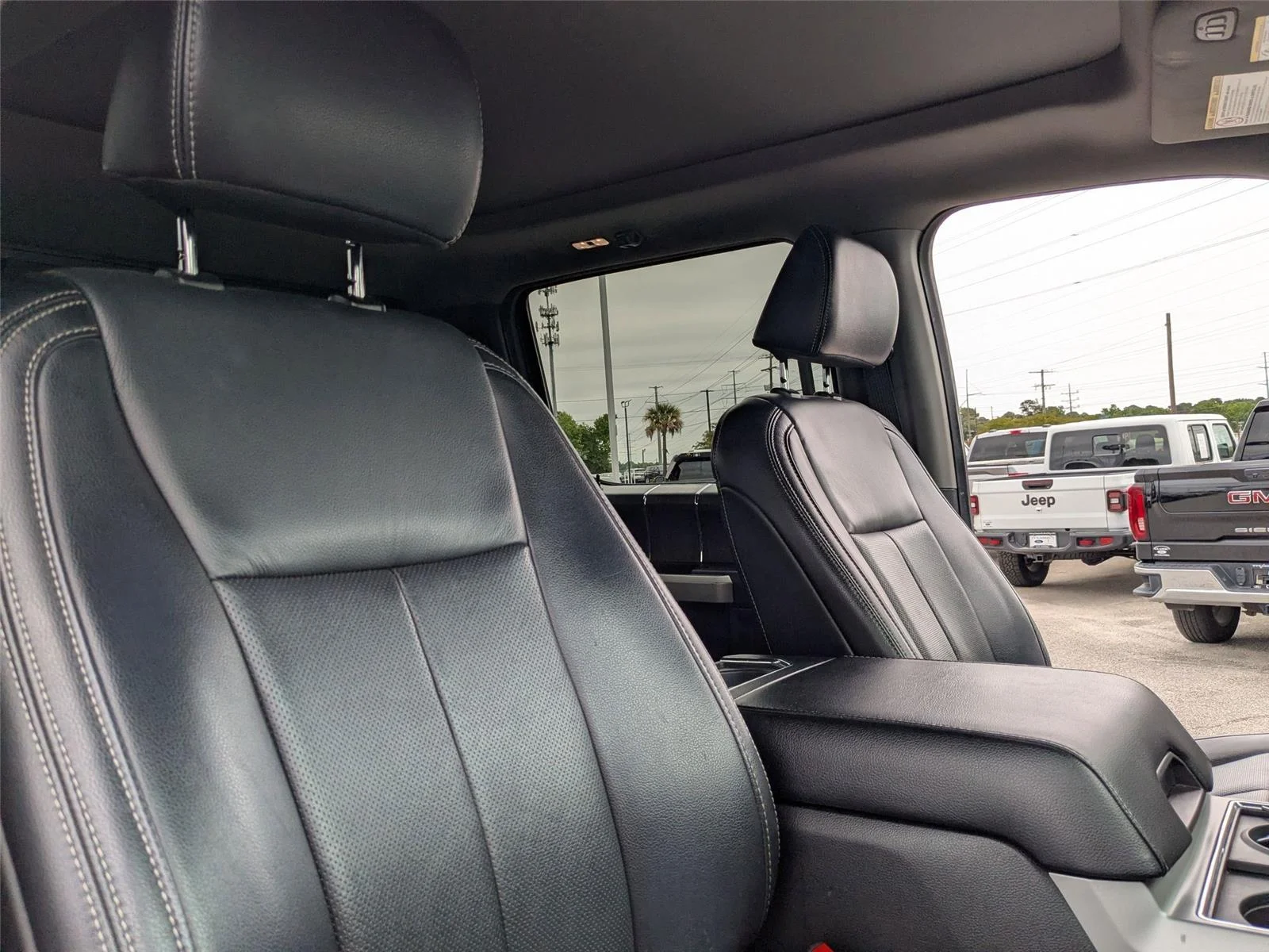 Used 2021 Carbonized Gray Metallic Ford LARIAT image 32