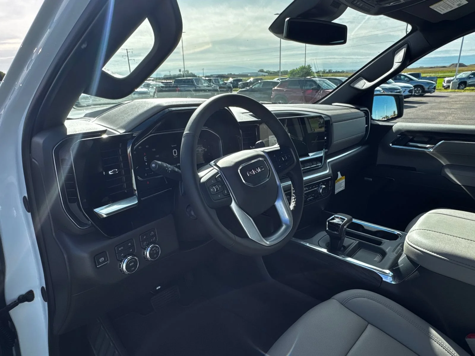 2026 GMC Sierra 1500 SLT - Photo 15