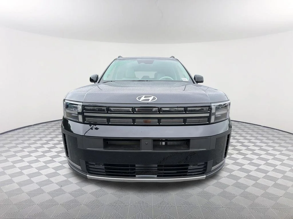 Used 2025 Black Hyundai Limited image 2
