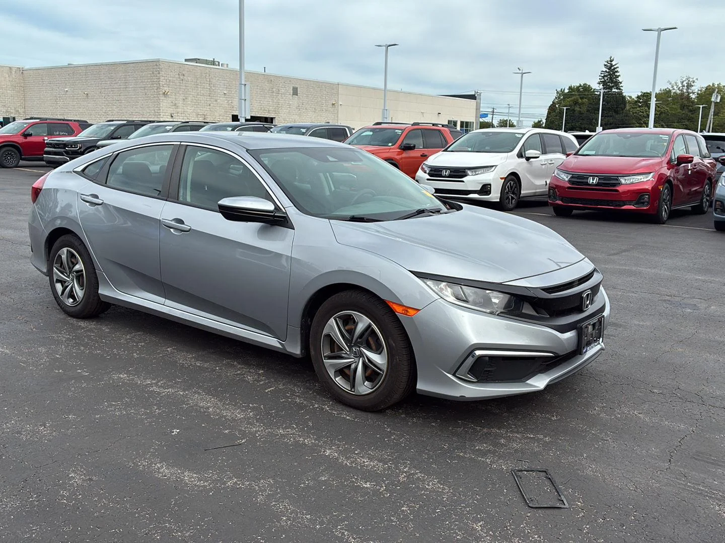Used 2019 Lunar Silver Metallic Honda LX image 18